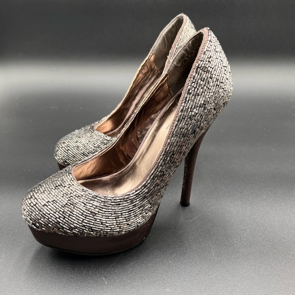 ZIGI NY grey satin lower platform with beaded upper closed round toe heels - Picture 4 of 8